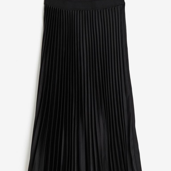 H&M black pleated skirt - Picture 1 of 7